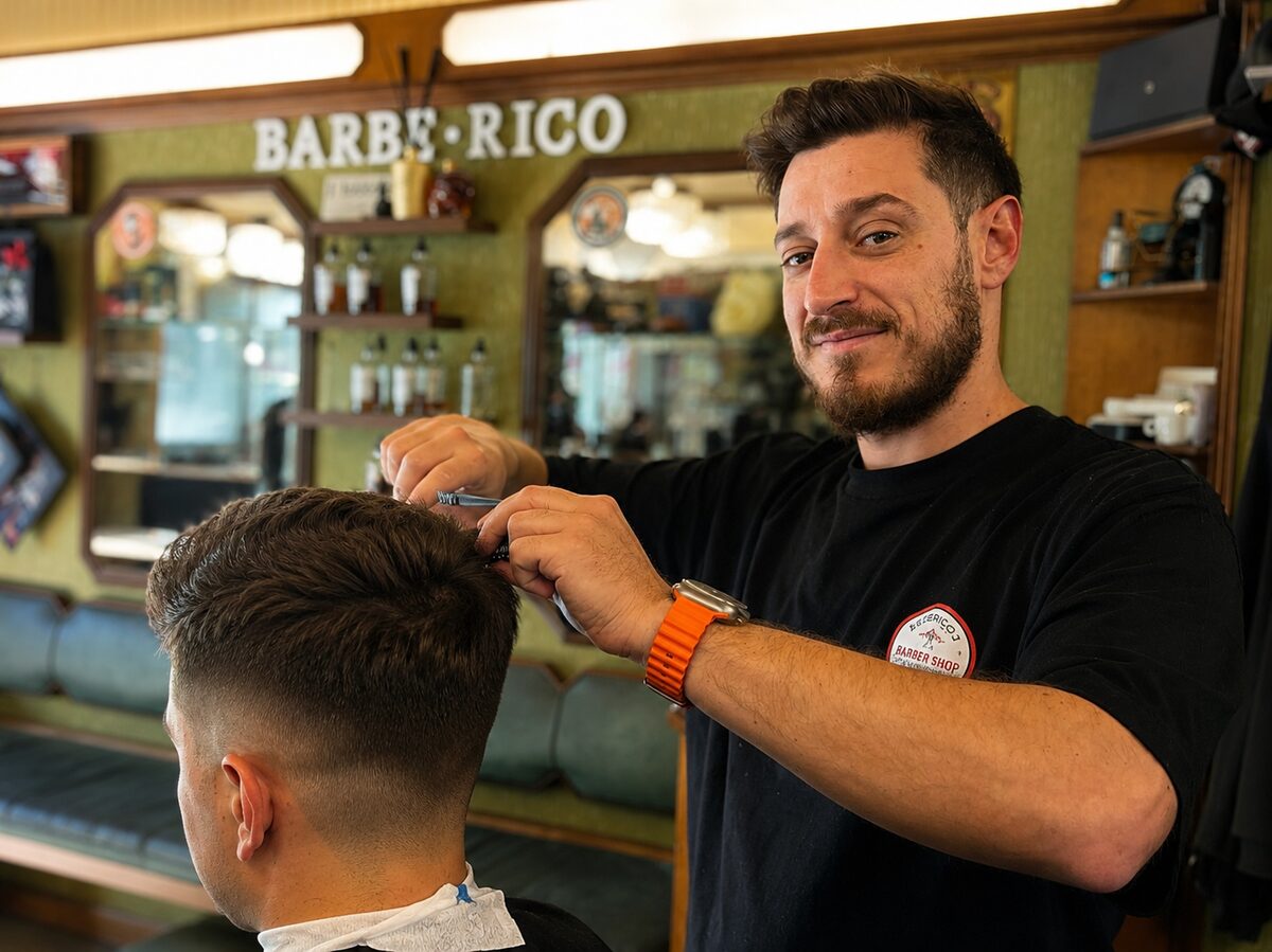 Antonello di Robert Barber Shop al lavoro